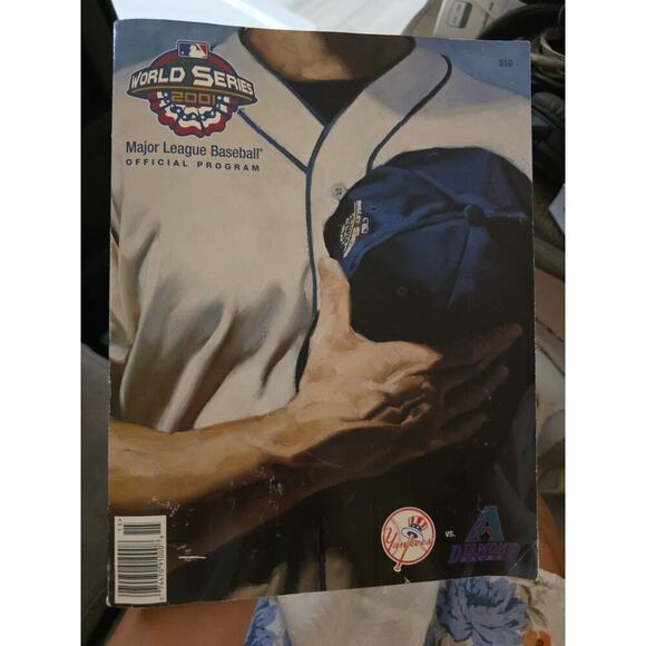 2001 WORLD SERIES PROGRAM - YANKEES DIAMONBACKS - Picture 1 of 15